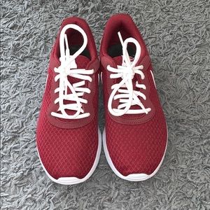 Nike Tanjun Women's Sneaker